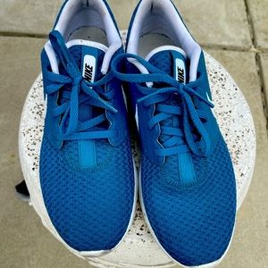 Nike Golf Sneakers youth size 7